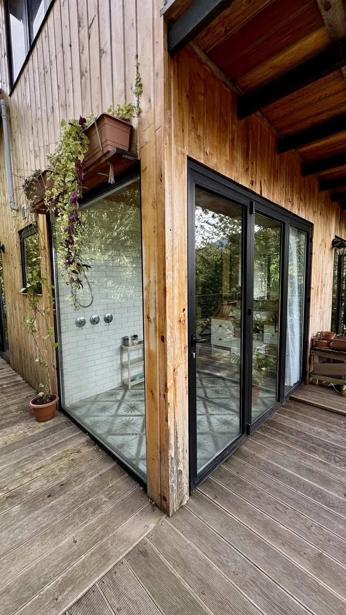 House, 3-room, 210 m²