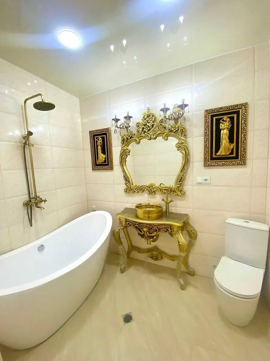 House, 5-room, 600 m²