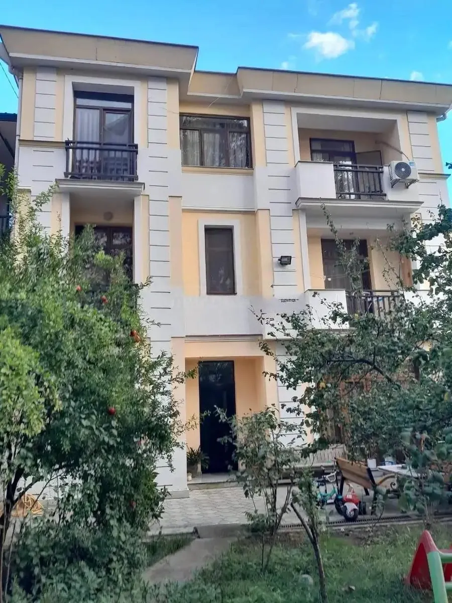 Дом, 8-комн., 360 м²