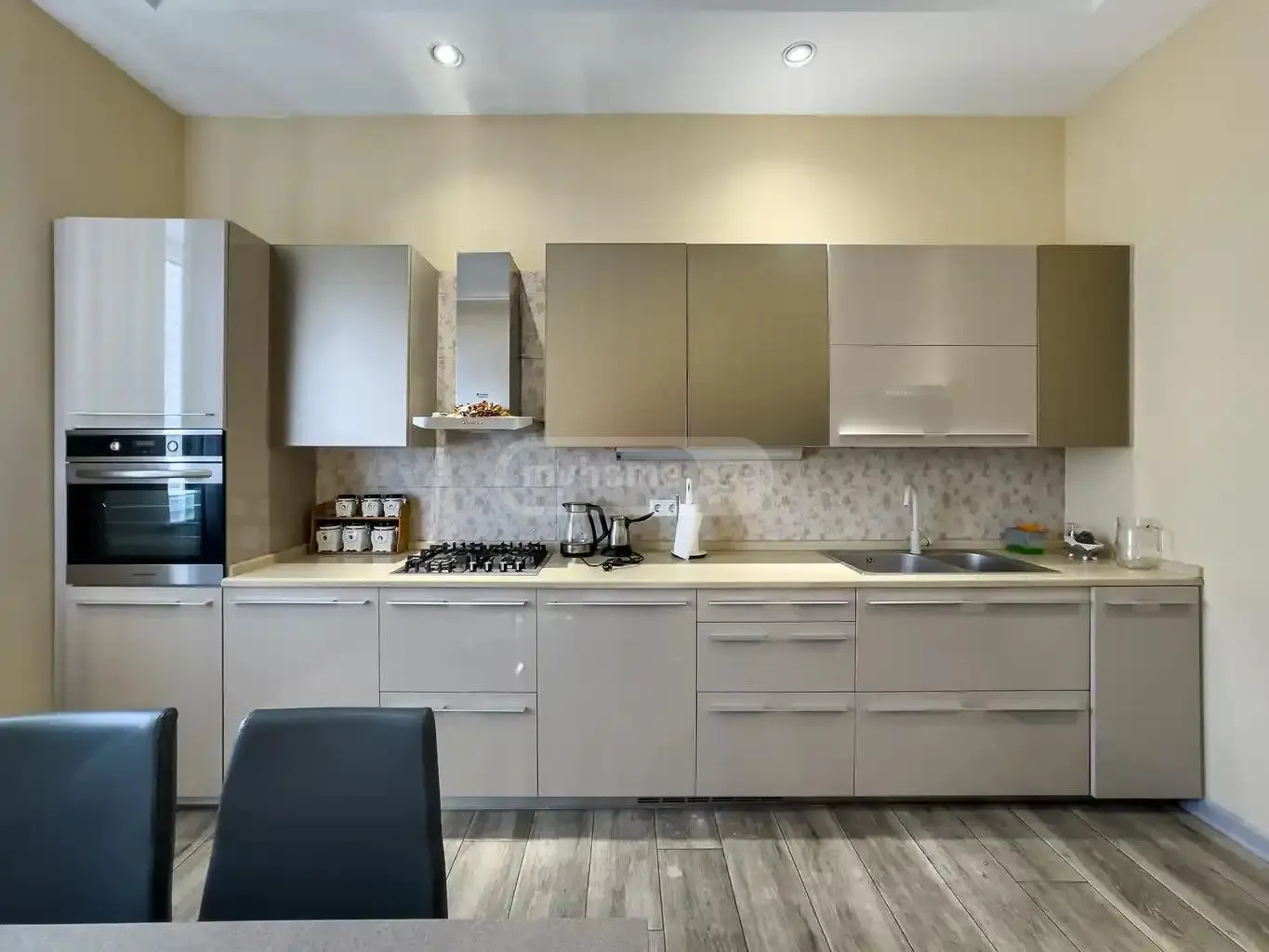 Дом, 5-комн., 600 м²
