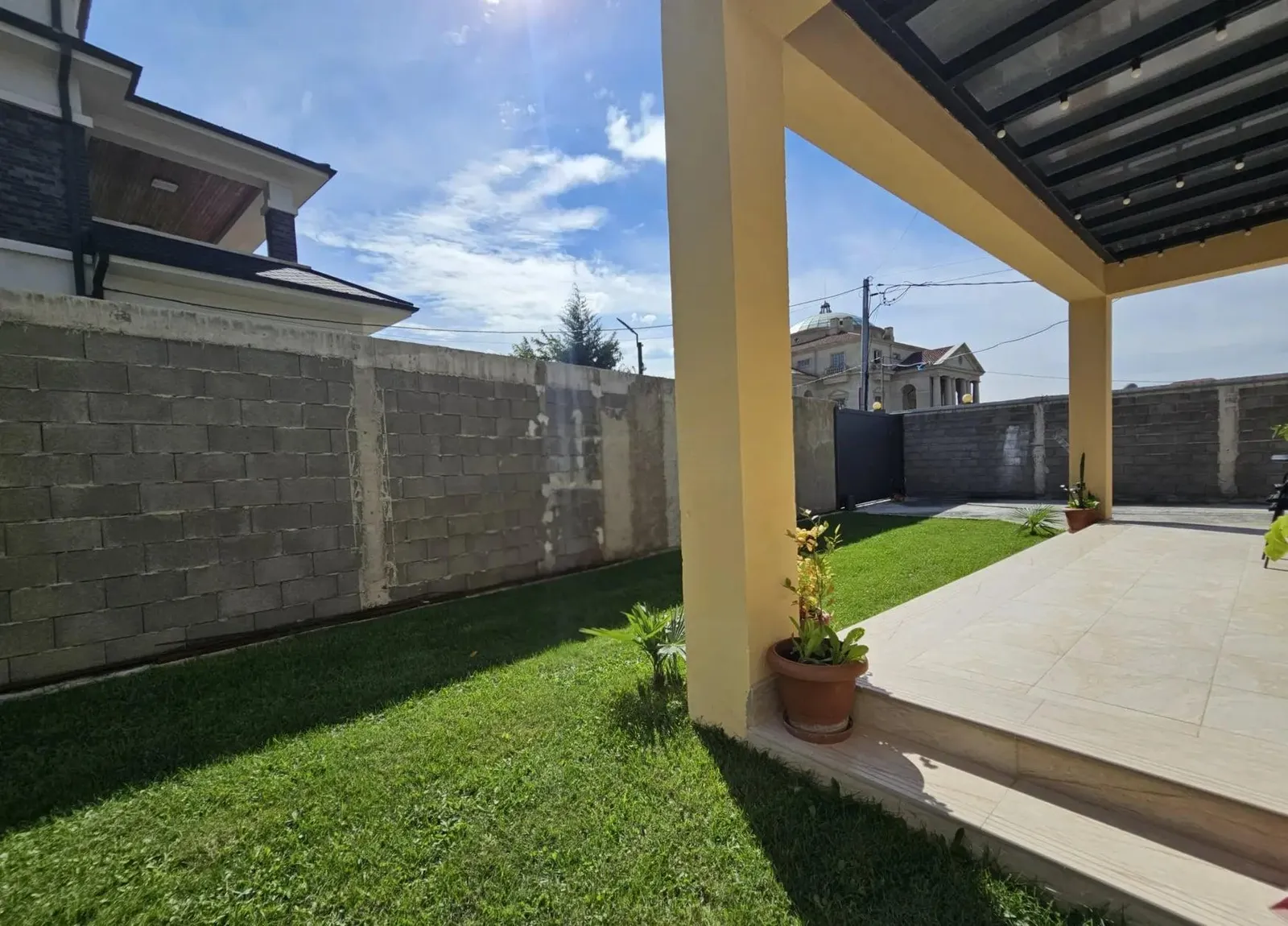House, 5-room, 170 m²