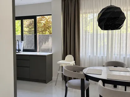 House, 4-room, 220 m²