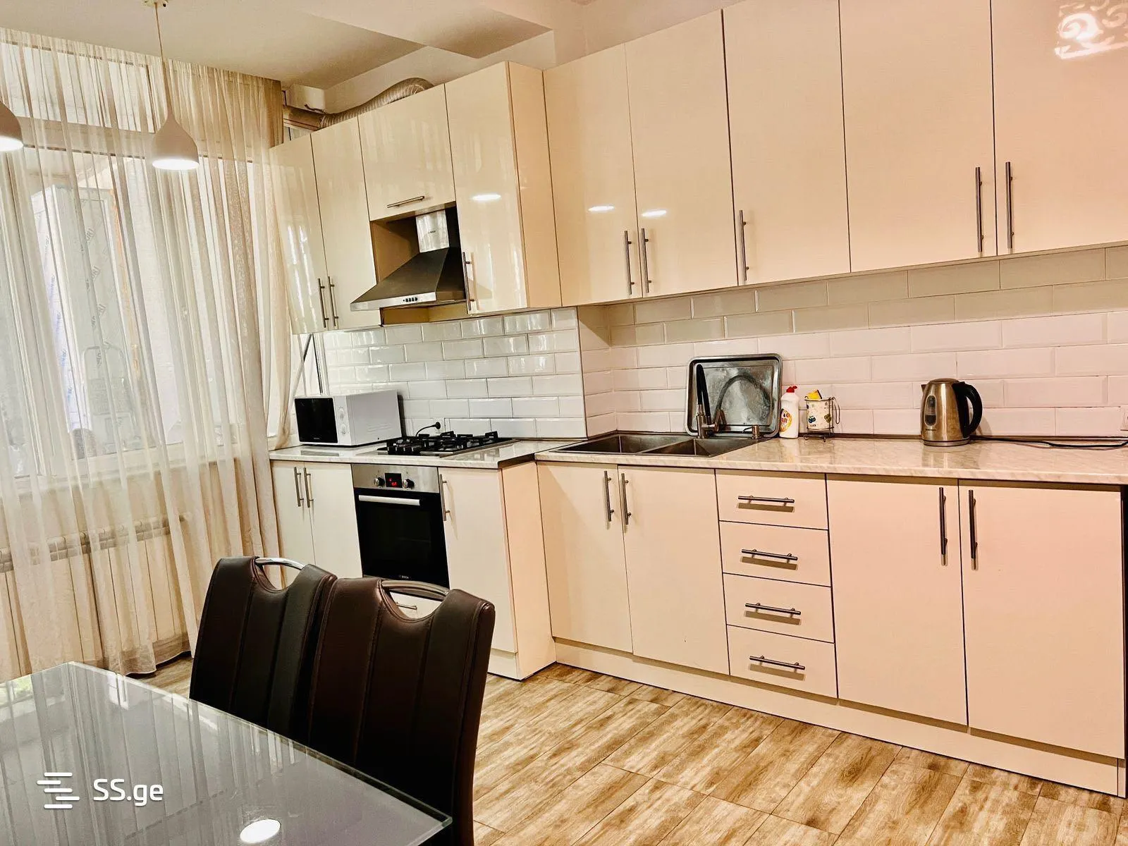 Apartment, 4-room, 220 m²