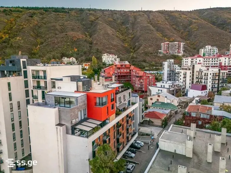 Apartment, 5-room, 240 m²
