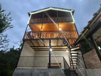 House, 3-room, 80 m²