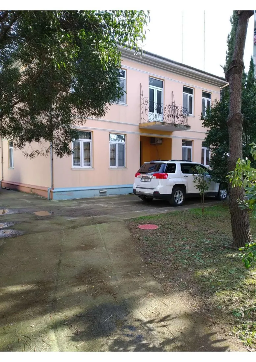 House, 5-room, 290 m²