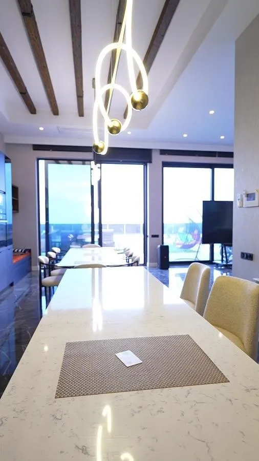 Дом, 6-комн., 400 м²