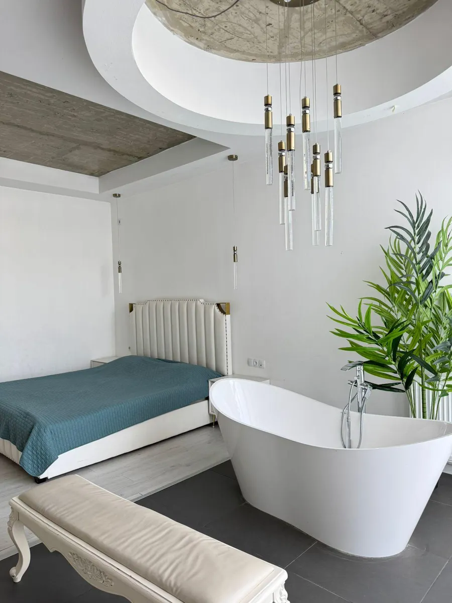 House, 5-room, 300 m²