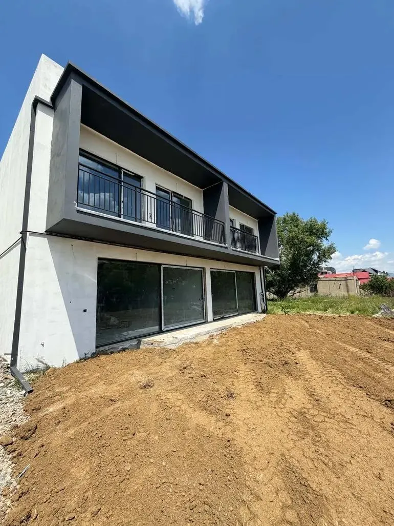 Дом, 5-комн., 370 м²