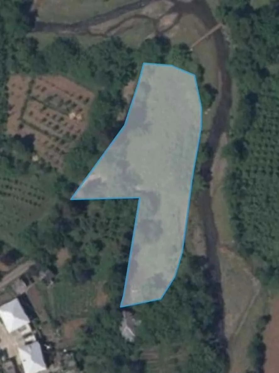 Land, 2700 m²