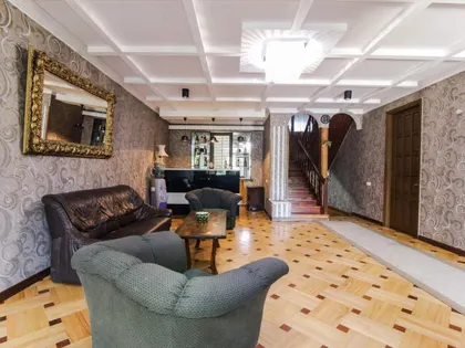 House, 5-room, 360 m²