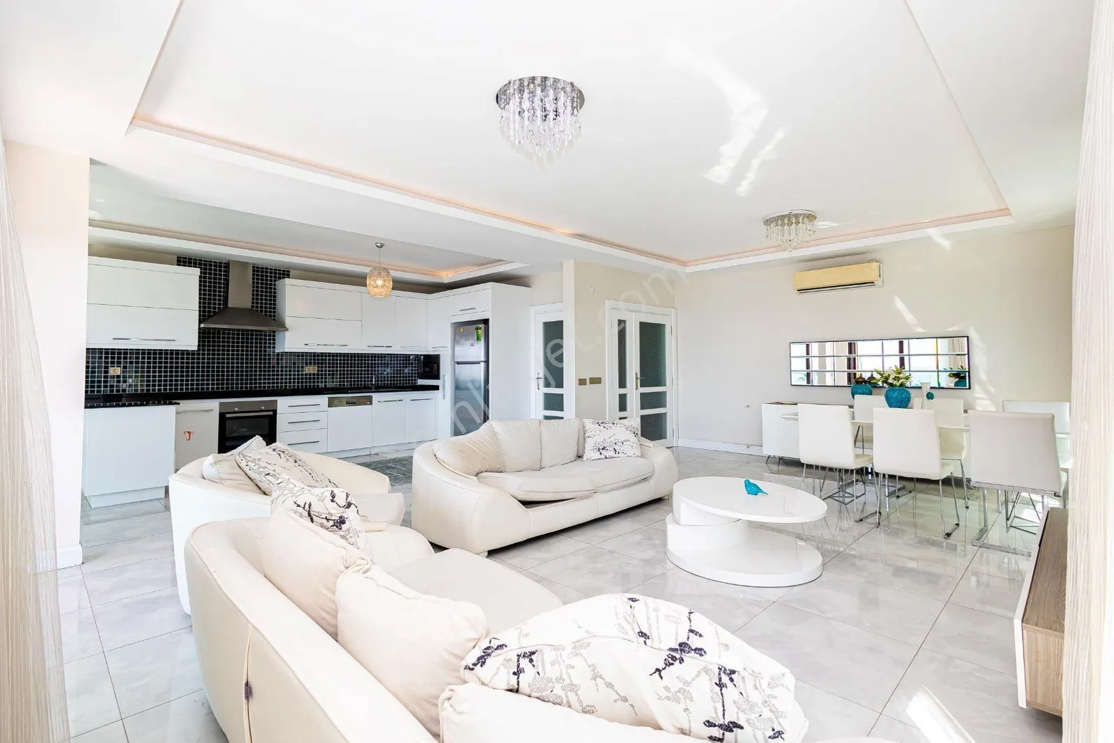 Apartment, 4-room, 160 m²