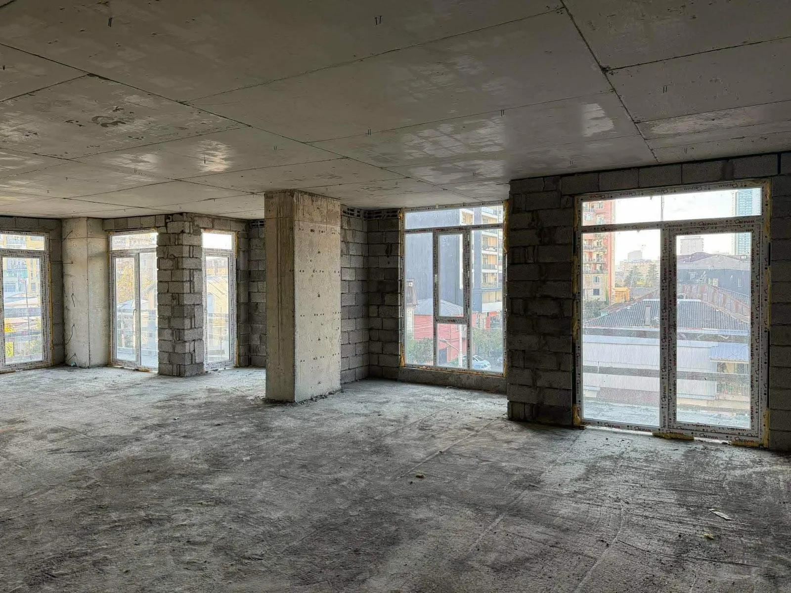 Квартира, 4-комн., 101 м², Peter Tchaikovsky St, 65