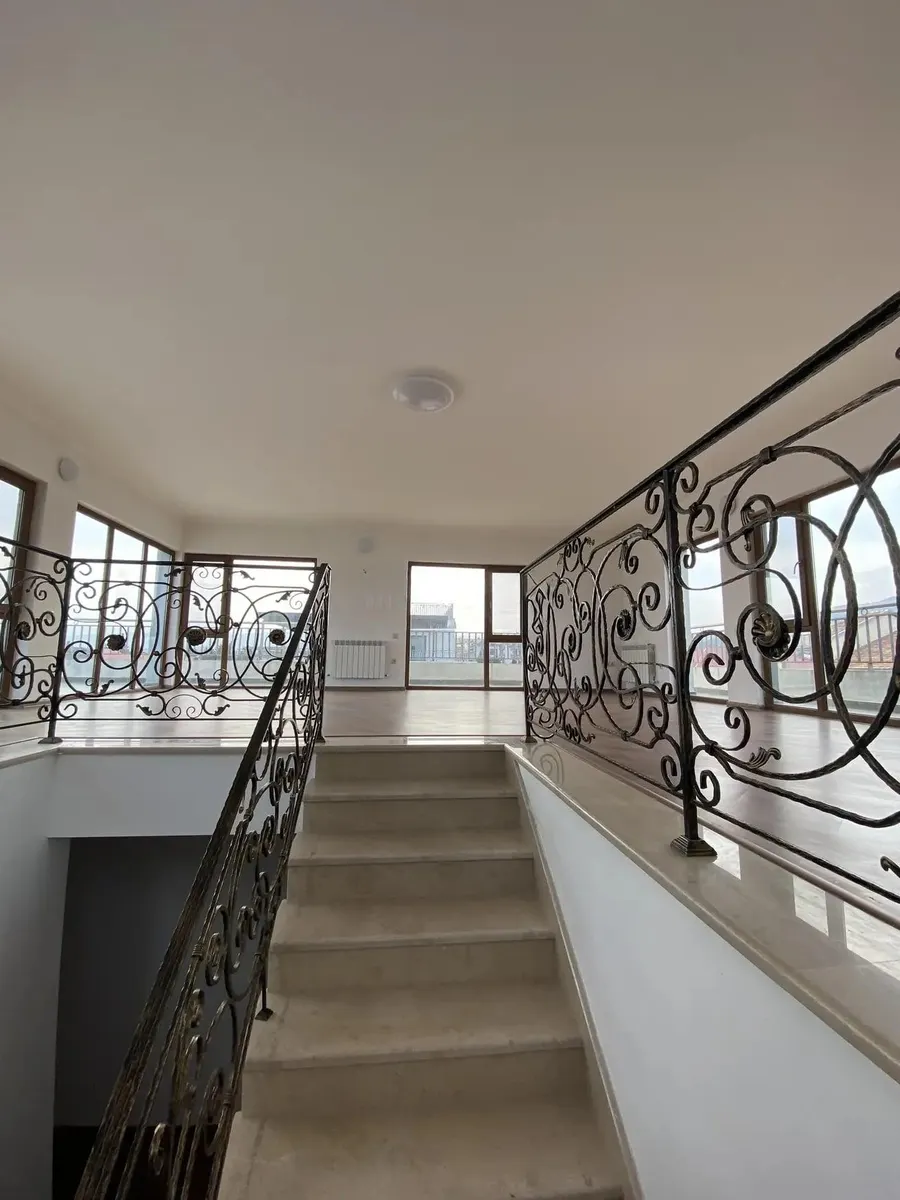 House, 7-room, 1200 m²