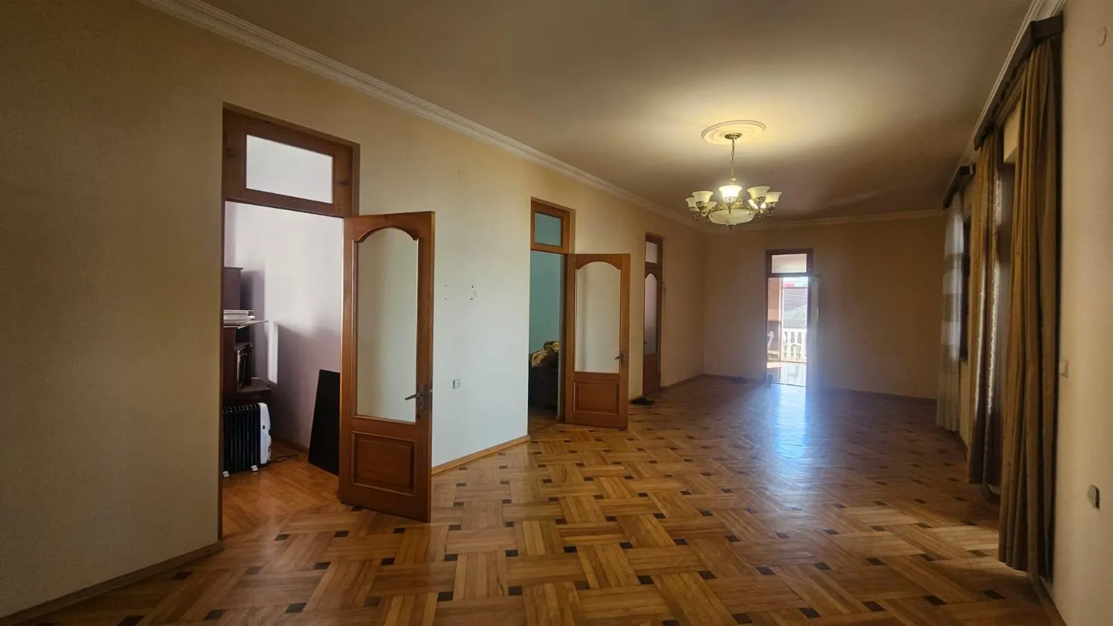 House, 5-room, 357 m²