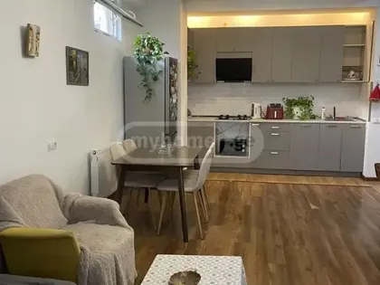 Квартира, 2-комн., 85 м²