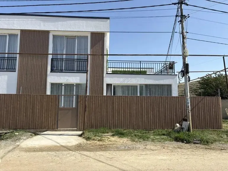 Дом, 4-комн., 200 м²