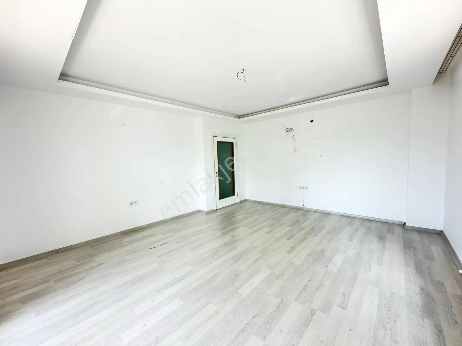 Apartment, 4-room, 140 m²