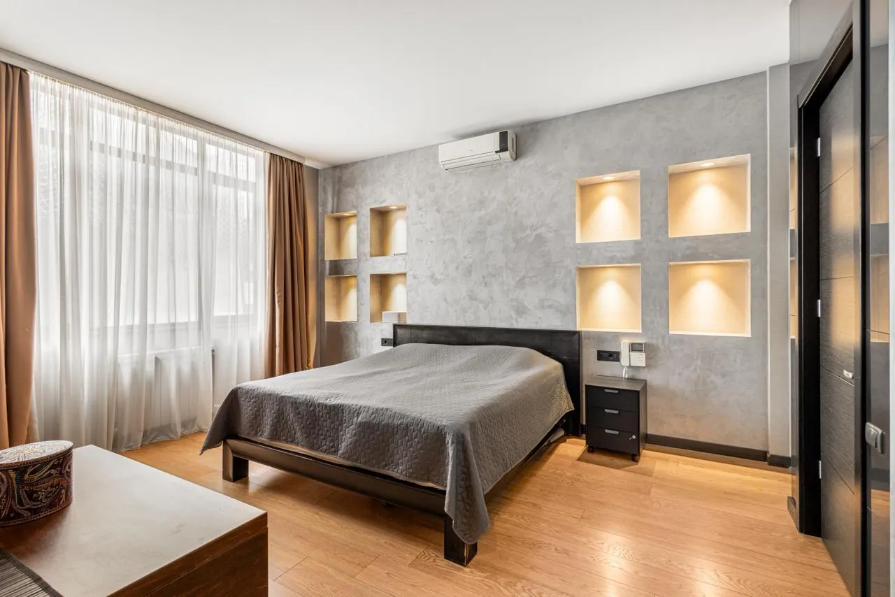 Квартира, 5-комн., 246 м²