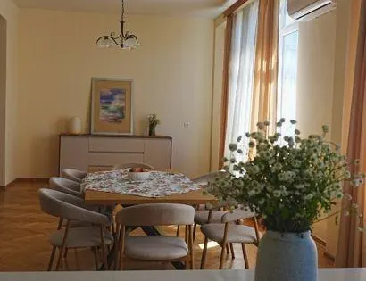 Apartment, 5-room, 140 m²