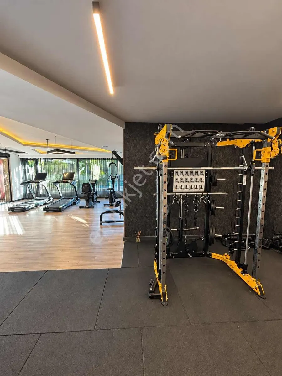 Apartment, 3-room, 130 m²