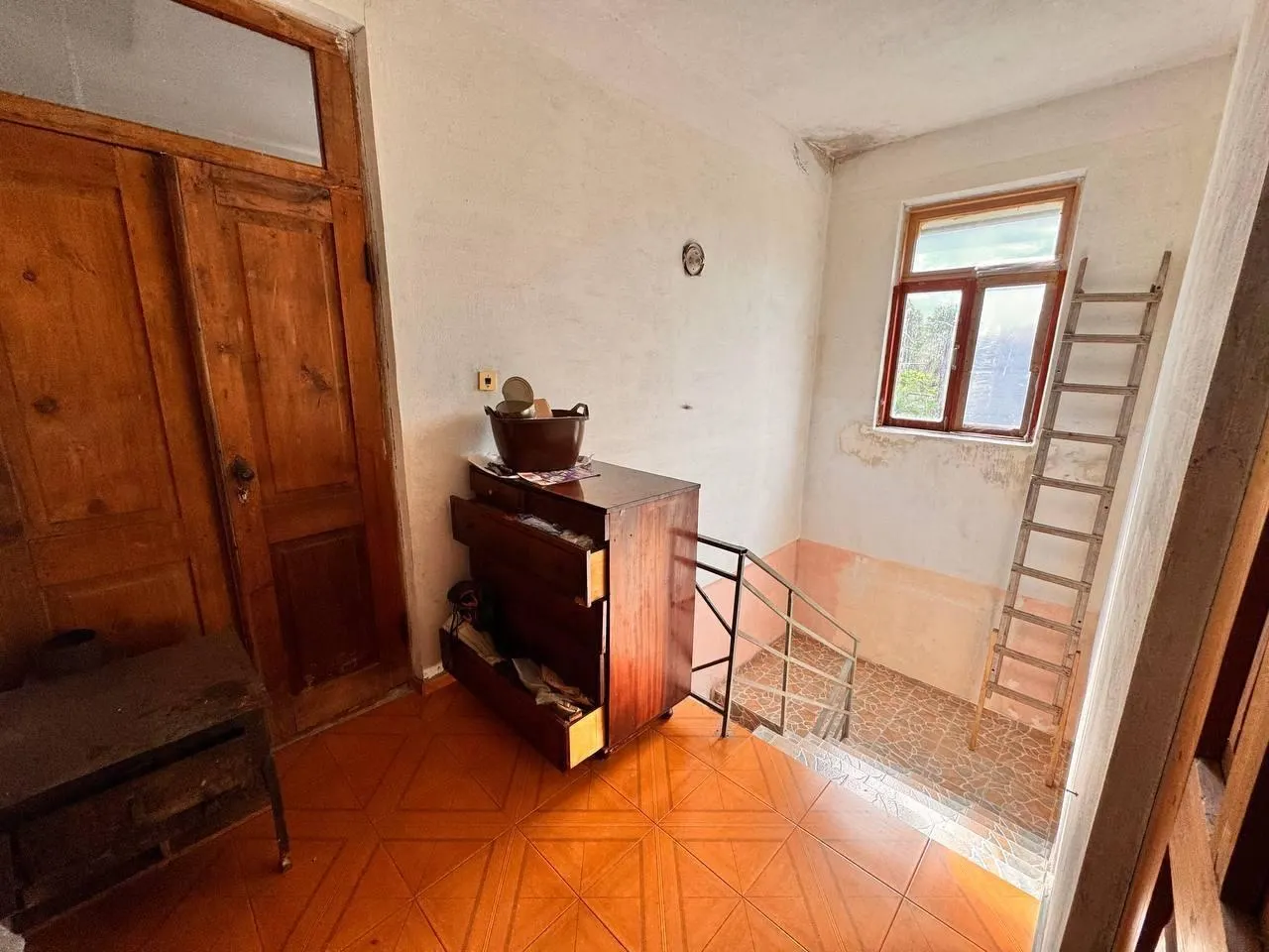 House, 5-room, 210 m²