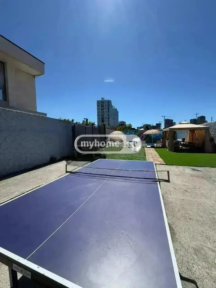 House, 3-room, 71 m²