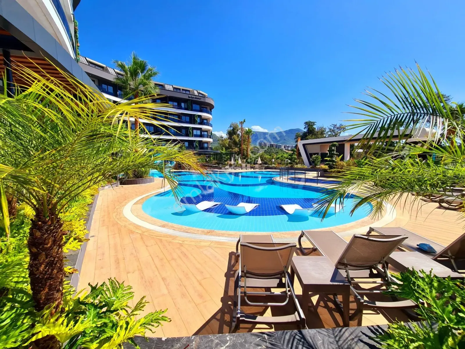 Apartment, 4-room, 145 m²
