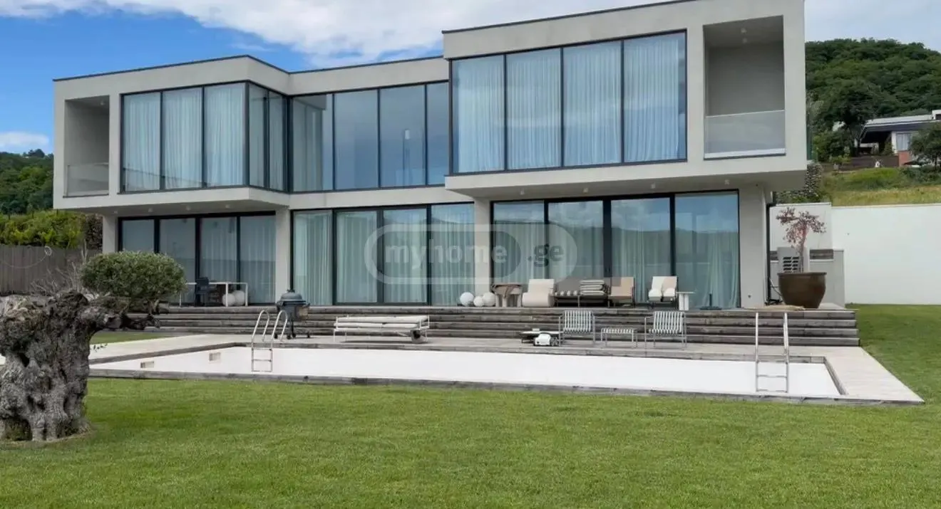 Дом, 8-комн., 1500 м²