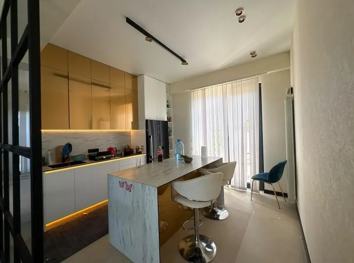 Дом, 6-комн., 180 м²