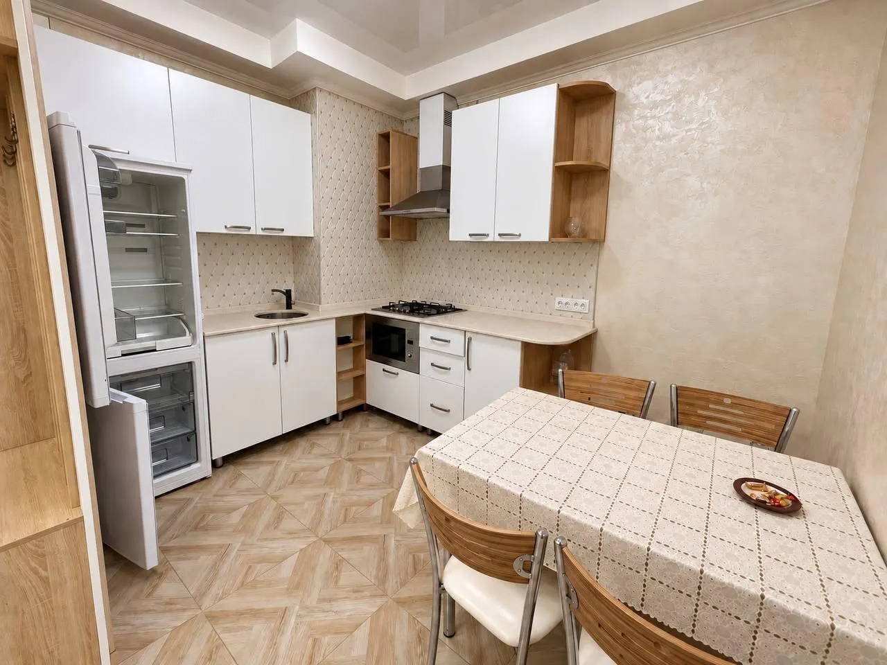 Apartment, 3-room, 64 m², City Park