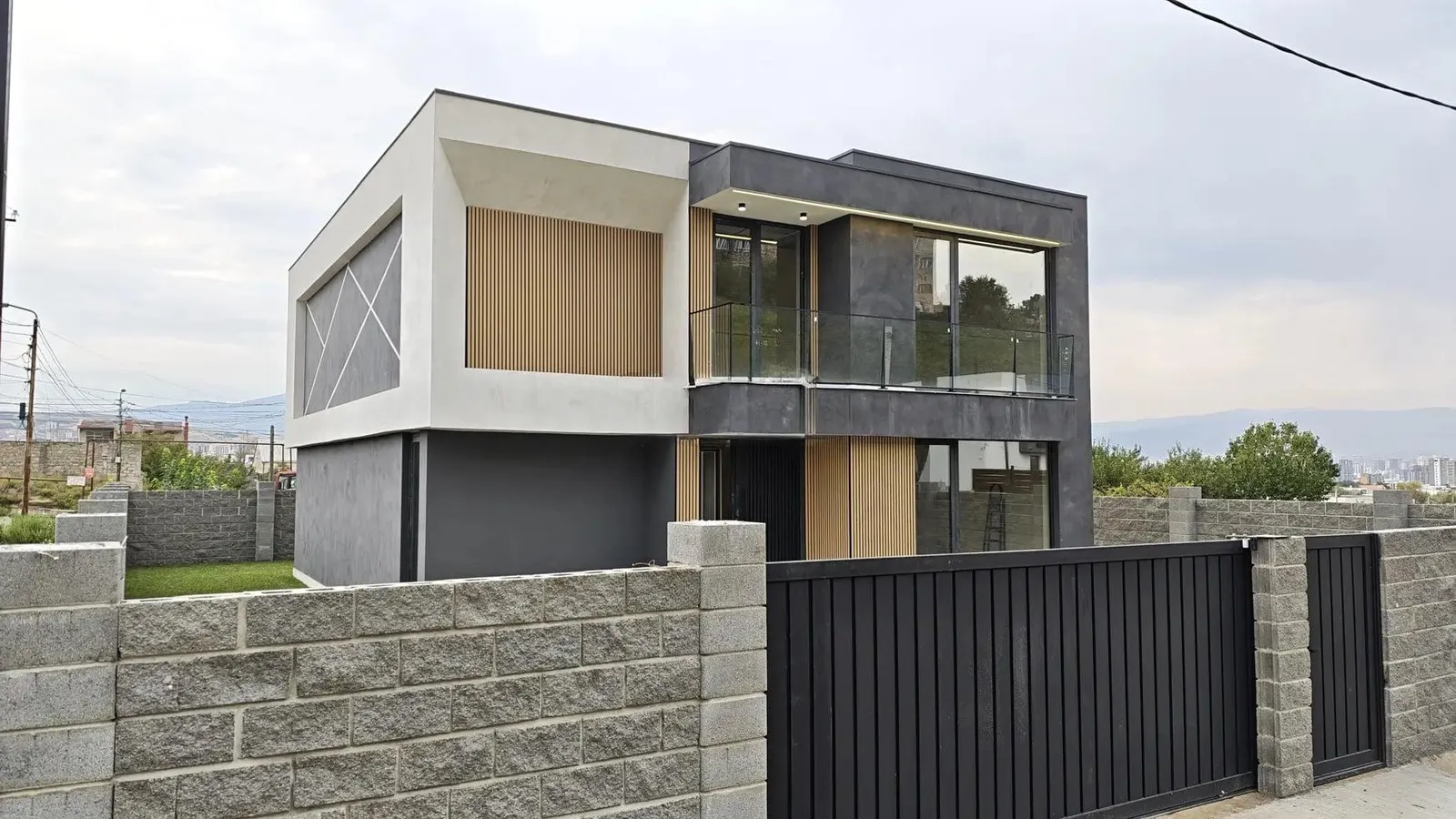 House, 6-room, 240 m², Archi Alley