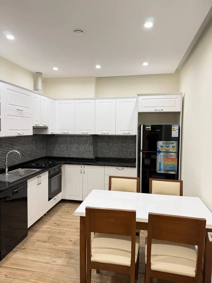 Квартира, 4-комн., 217 м²