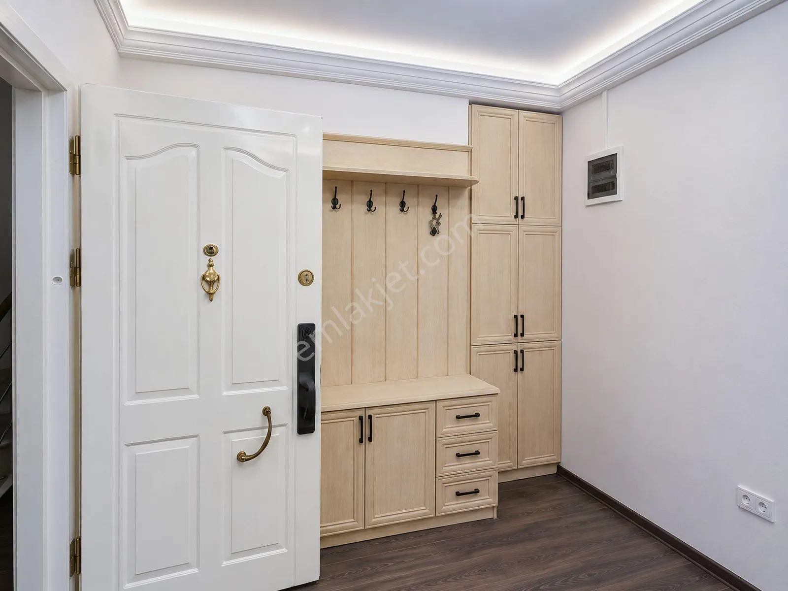Apartment, 3-room, 120 m²