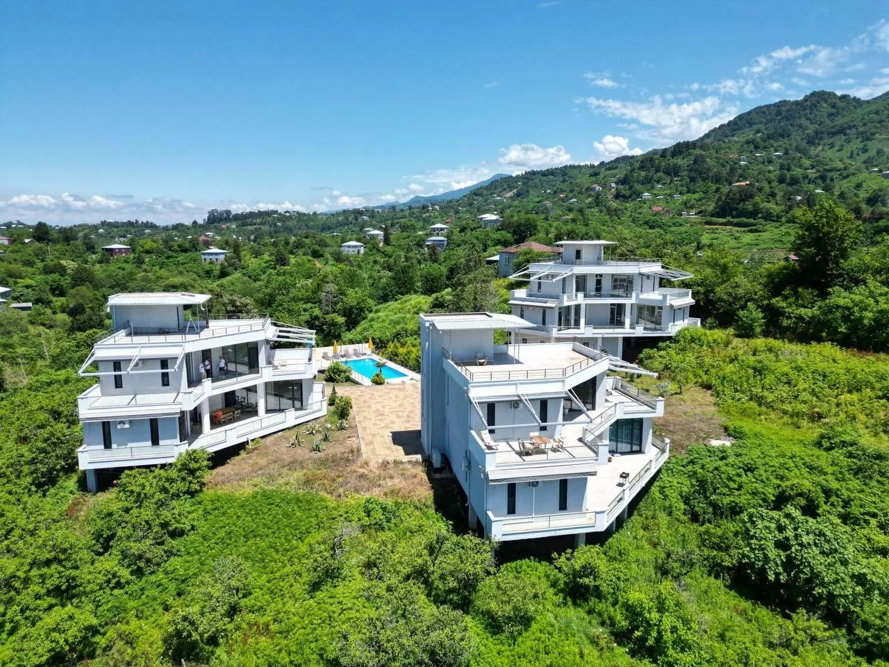 House, 5-room, 415 m²