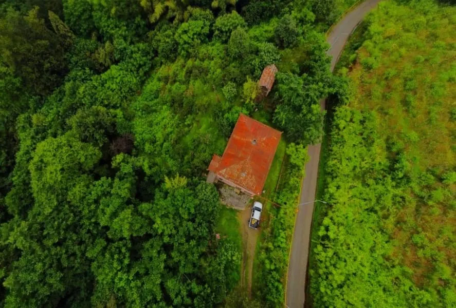 Land, 3280 m²