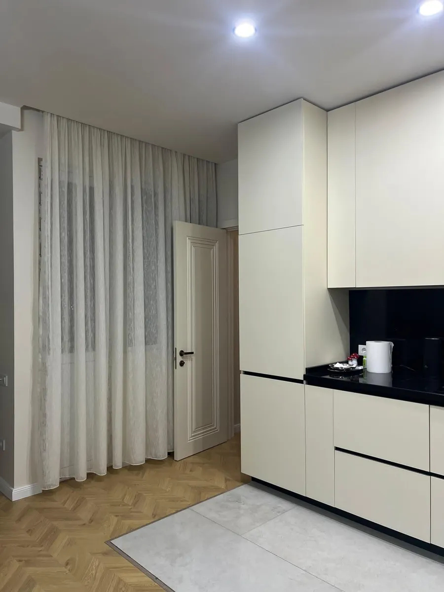 Квартира, 3-комн., 101 м²