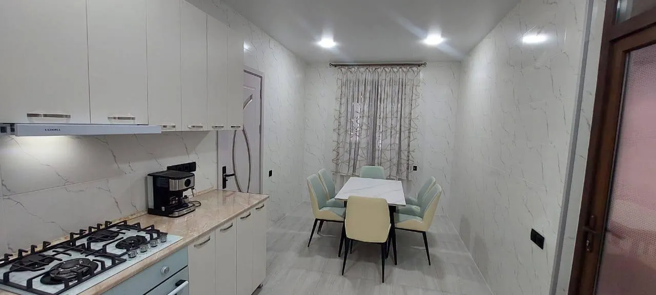 Дом, 8-комн., 232 м²