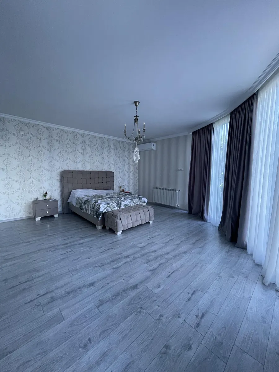 Дом, 5-комн., 423 м²