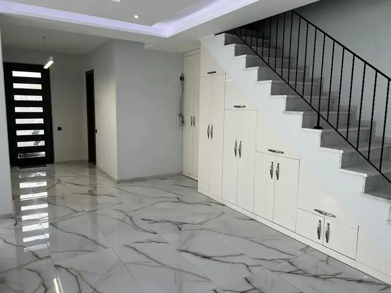 Дом, 5-комн., 200 м²