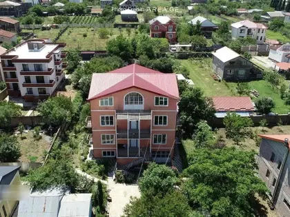 Дом, 6-комн., 1000 м²
