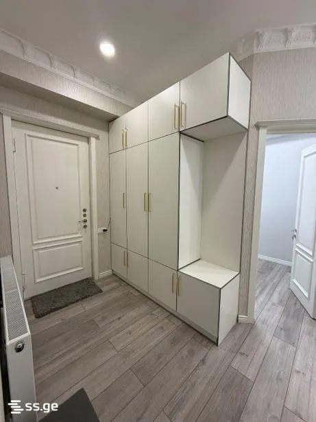 Apartment, 5-room, 133 m²
