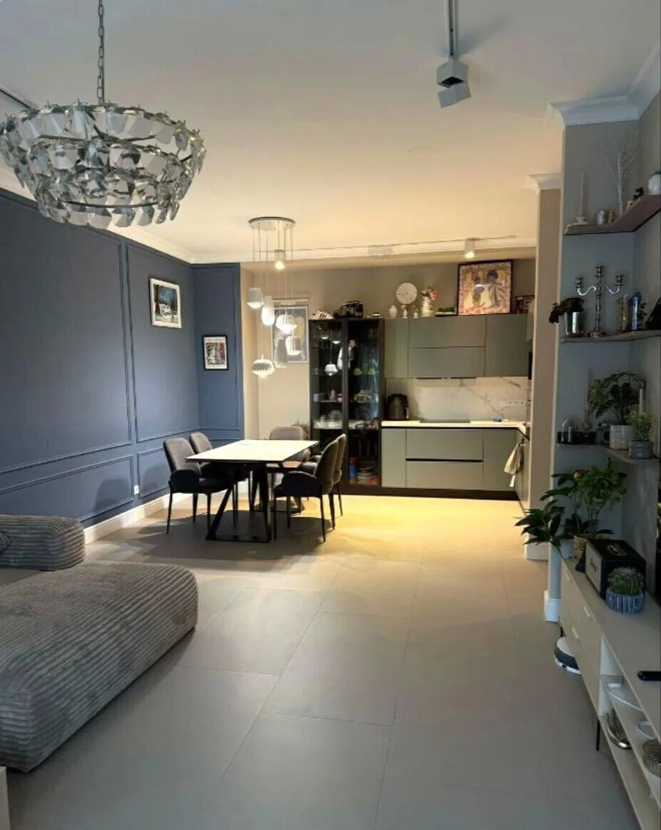 Квартира, 3-комн., 110 м²