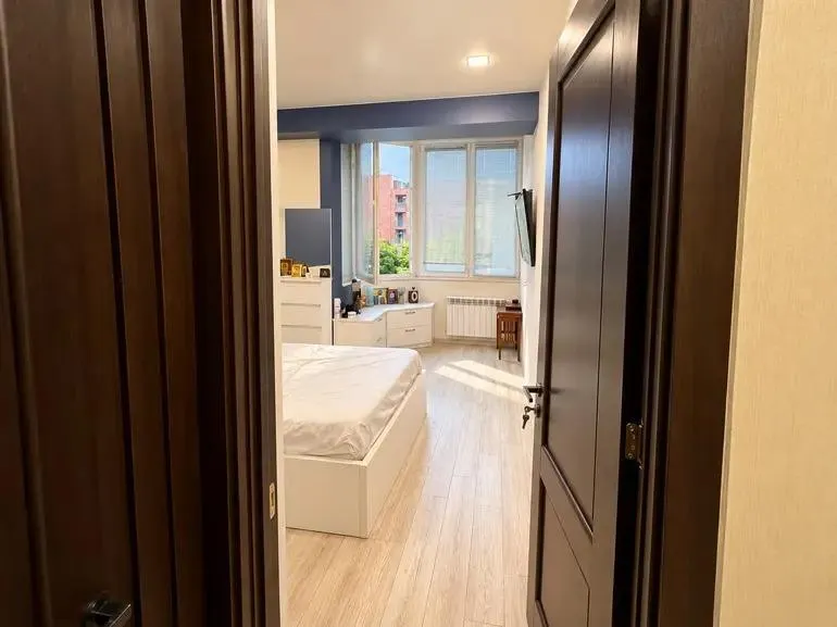 Квартира, 3-комн., 74 м², Nino Zhvania St, 47