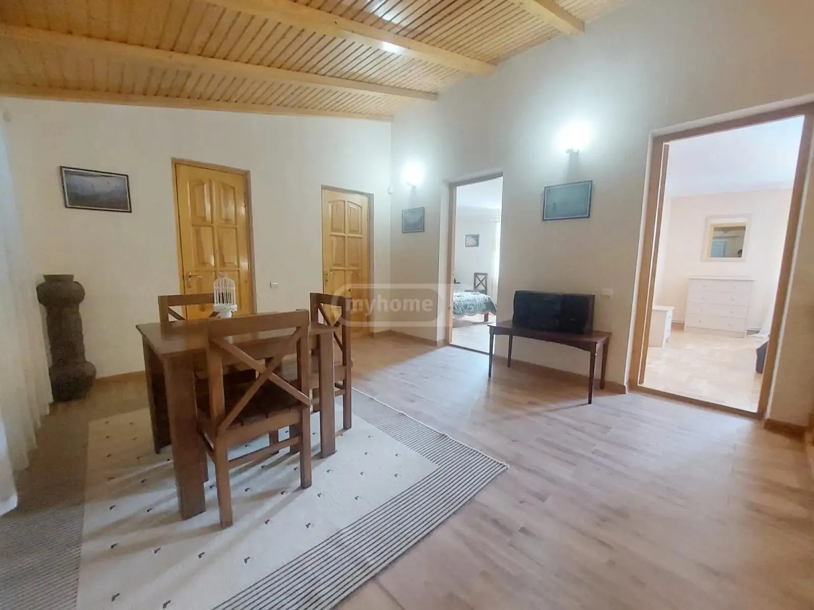 House, 5-room, 350 m²