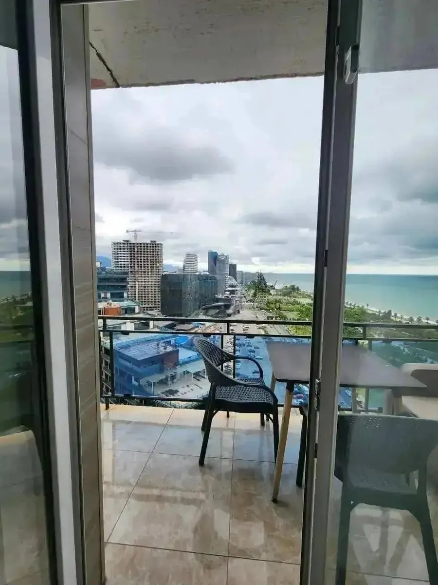 Квартира, 3-комн., 100 м²