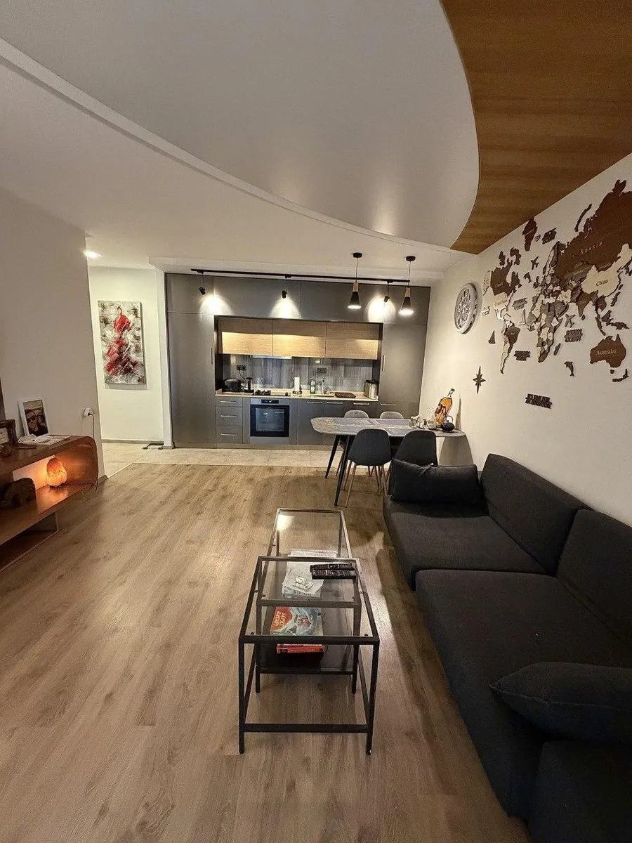 Квартира, 2-комн., 65 м²