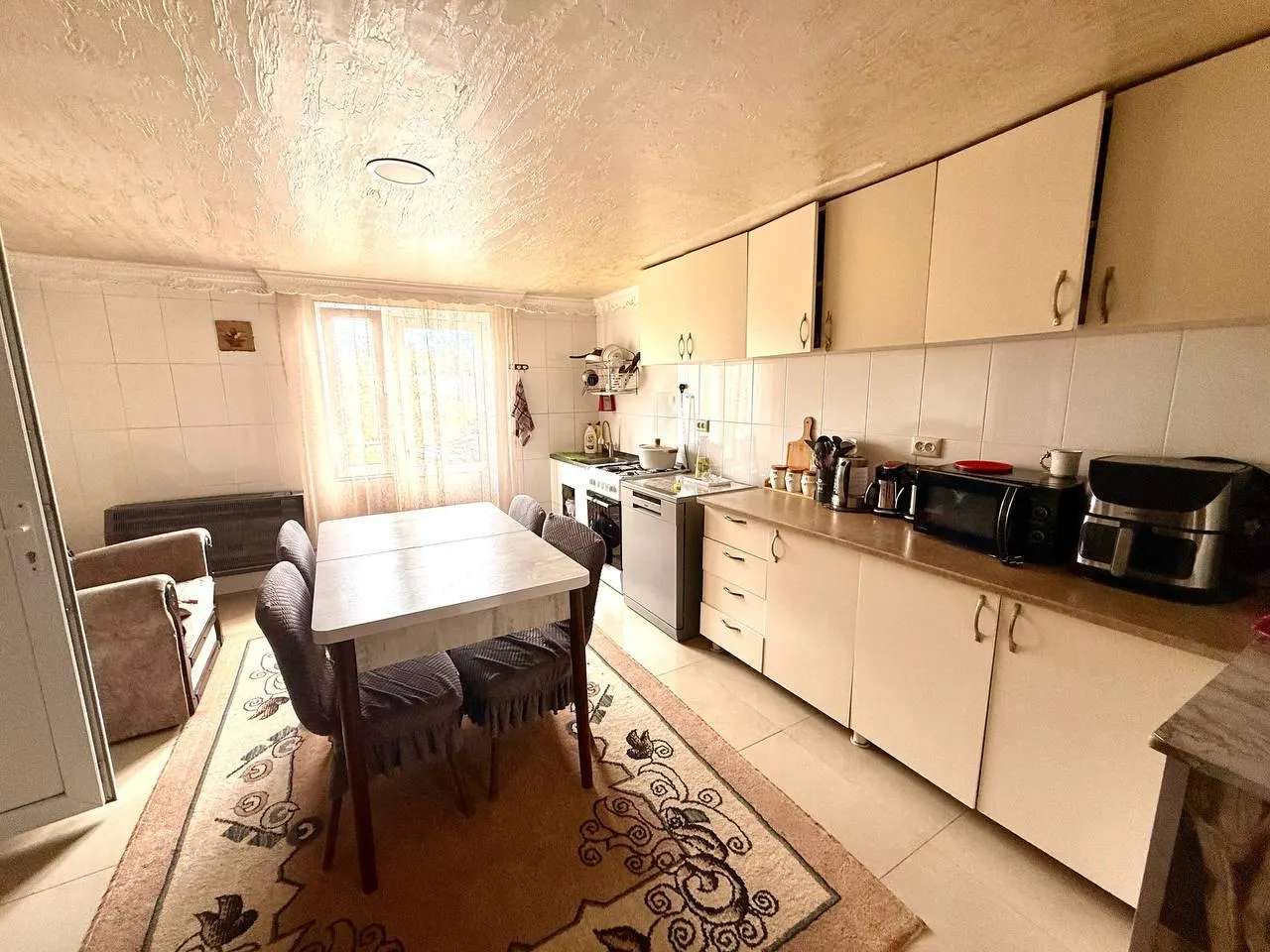 House, 5-room, 160 m²