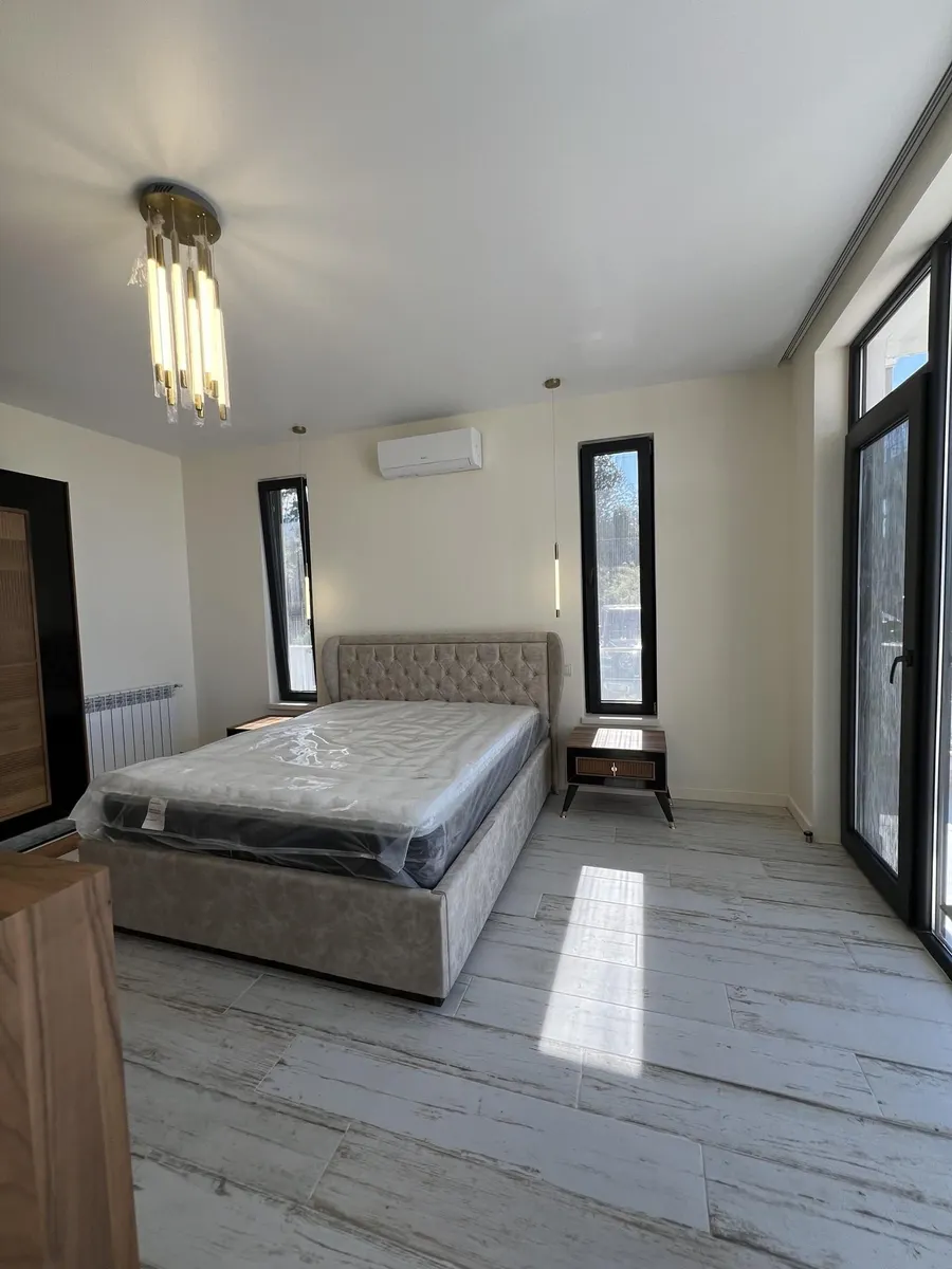 House, 6-room, 417 m²