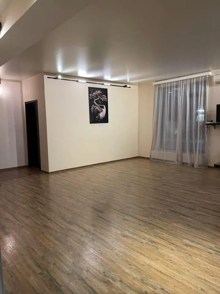 Дом, 5-комн., 300 м²